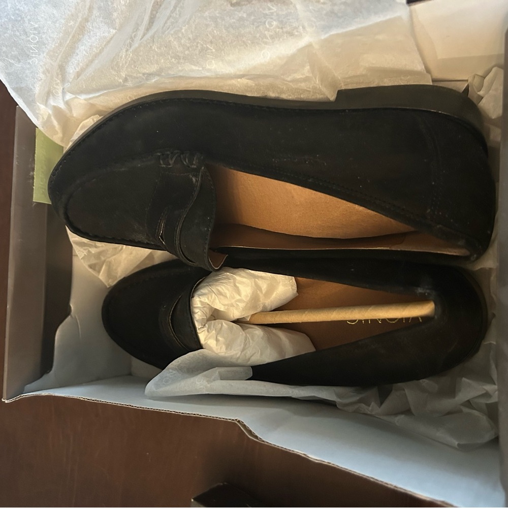 Vionic Waverly Black Suede Loafer - size 9 - never worn